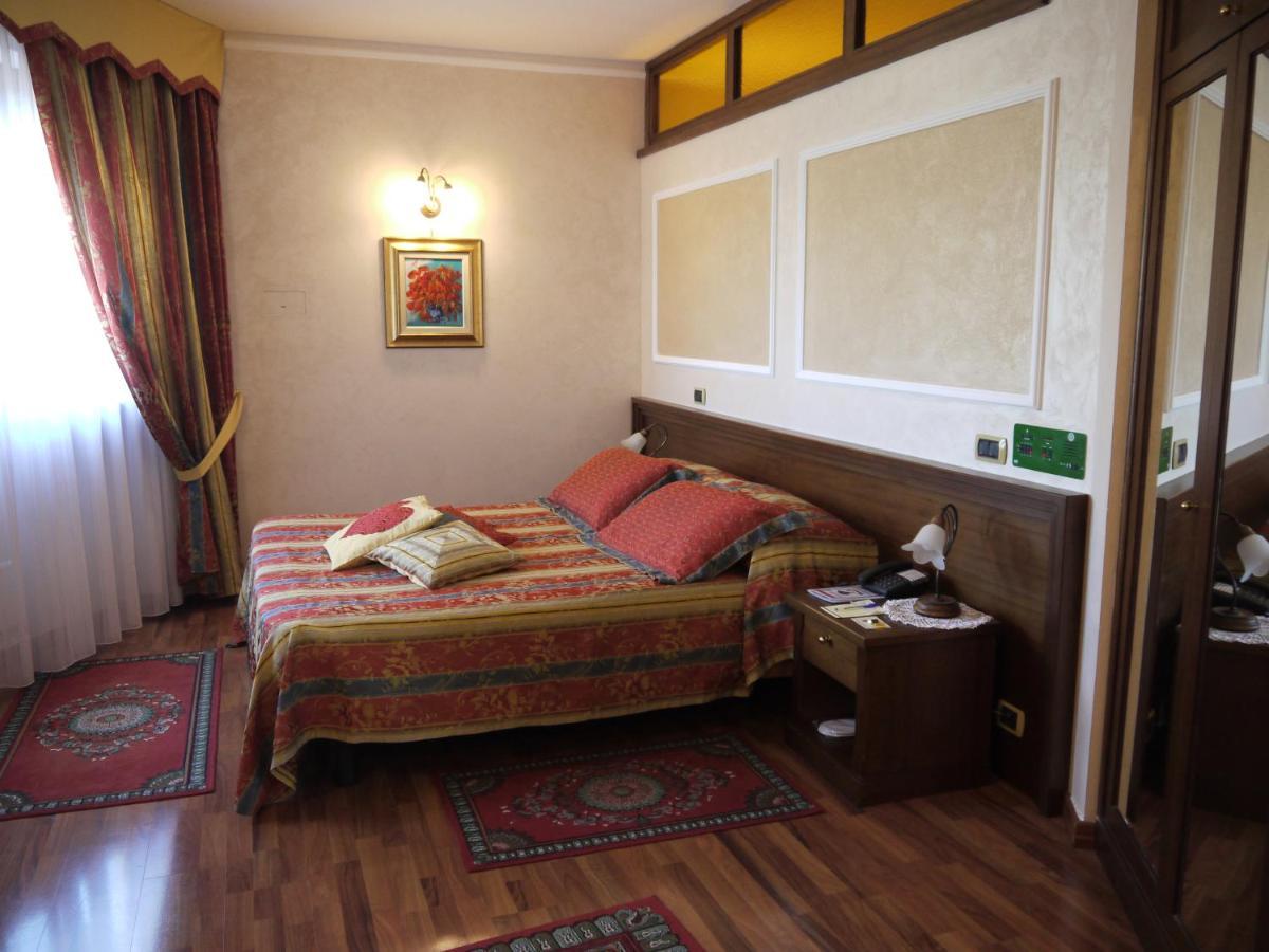 Hotel La Ruota Pianfei Buitenkant foto