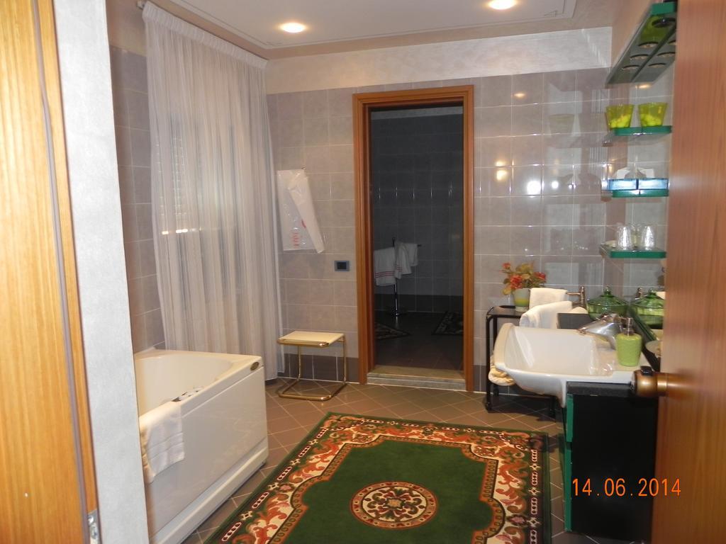 Hotel La Ruota Pianfei Kamer foto