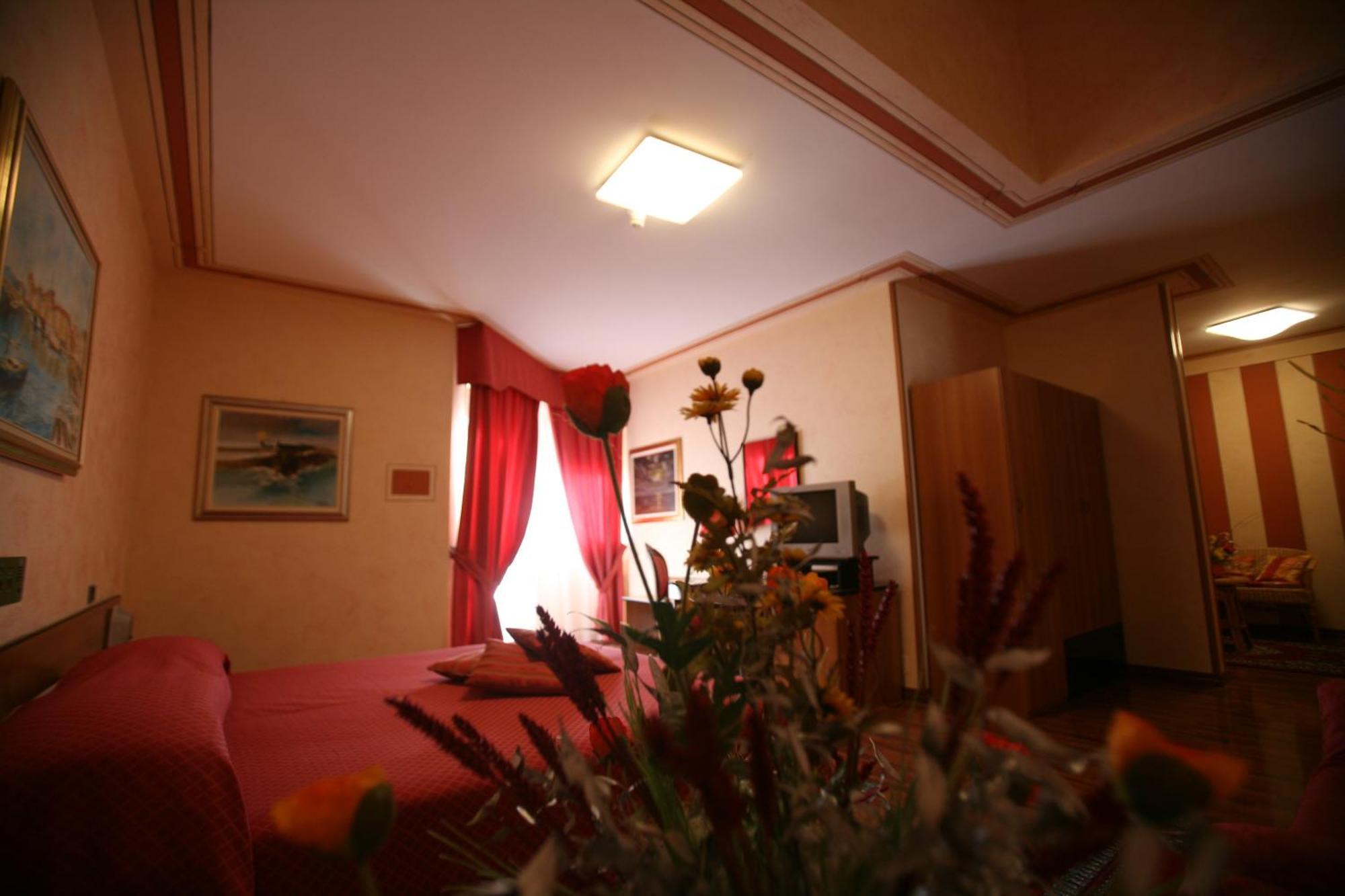 Hotel La Ruota Pianfei Buitenkant foto